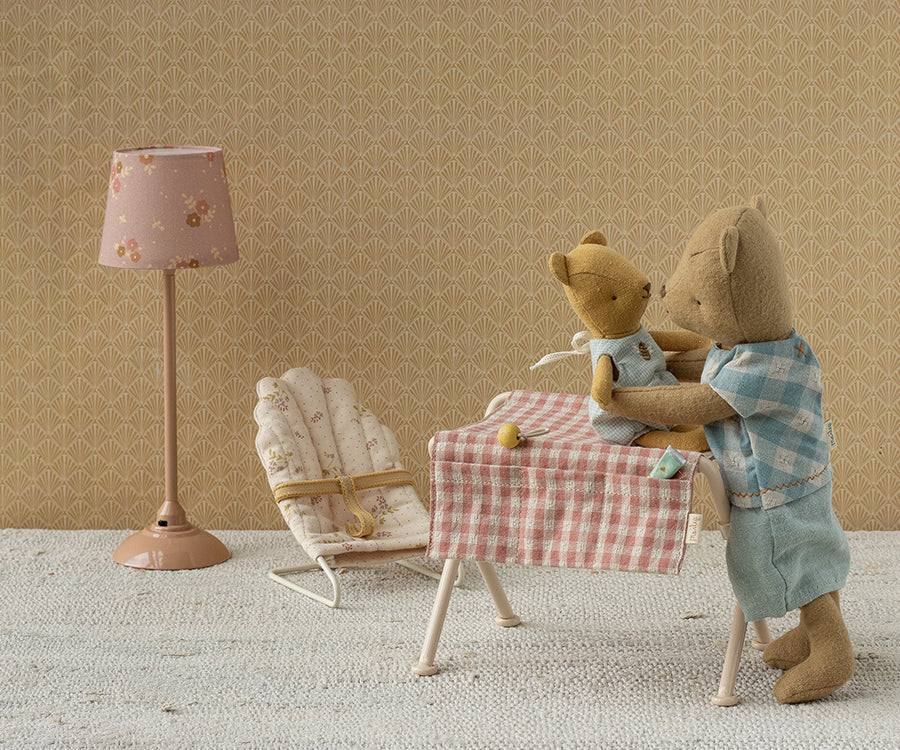 Maileg – Babysitter micro med blommigt mönster till kaniner