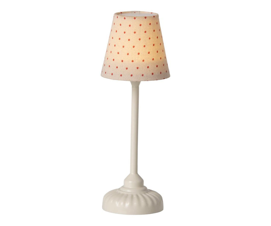 Maileg – Liten lampa miniatyr, golvlampa till dockhus prickig vit / sand