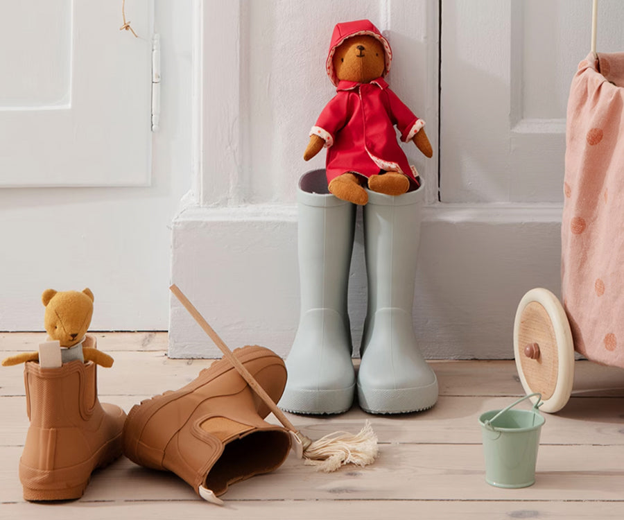 Maileg – Mopp och hink, städset med skurhink och golvmopp, mint