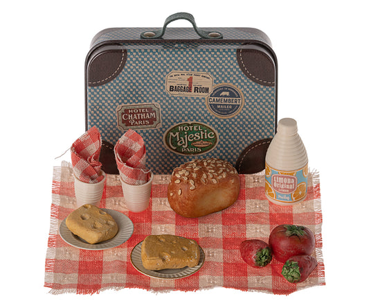 Maileg – Picknick för möss, picknickset med mat och duk i resväska, FÖRBESTÄLLNING
