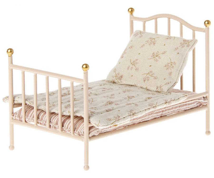 Maileg – Liten rosa säng vintage med madrass, kudde och täcke till möss