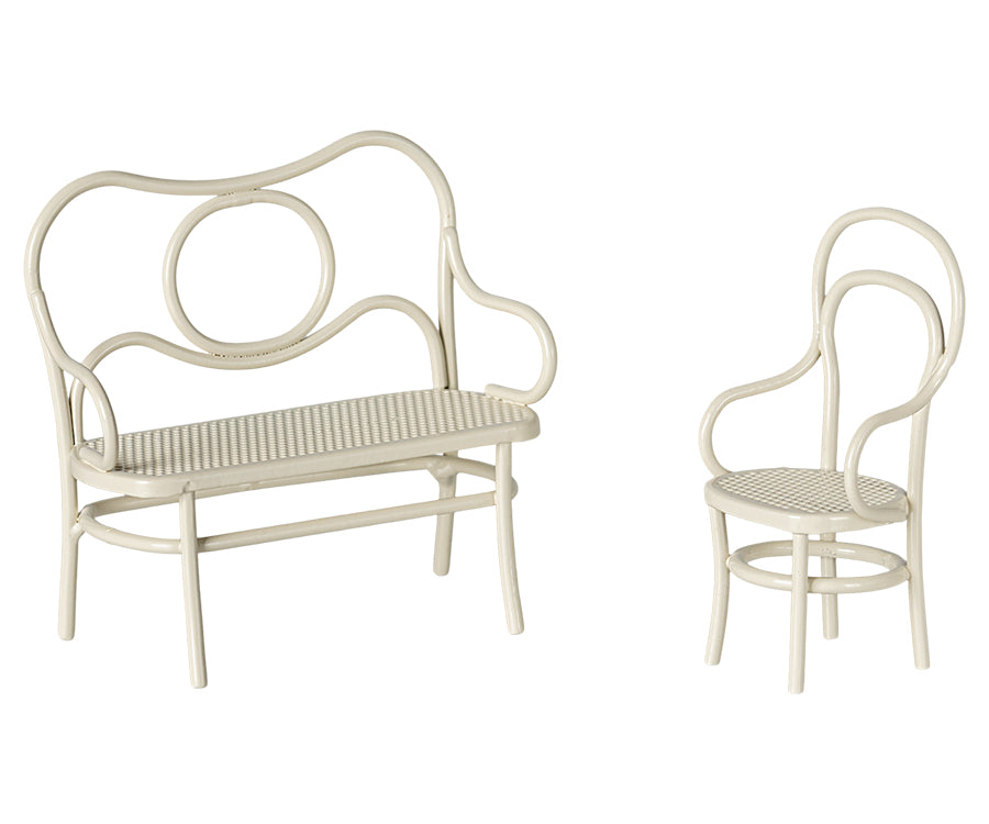 Maileg – Caféset för möss, bord med stol och soffa i vit metall för mus, trädgårdsgrupp off-white