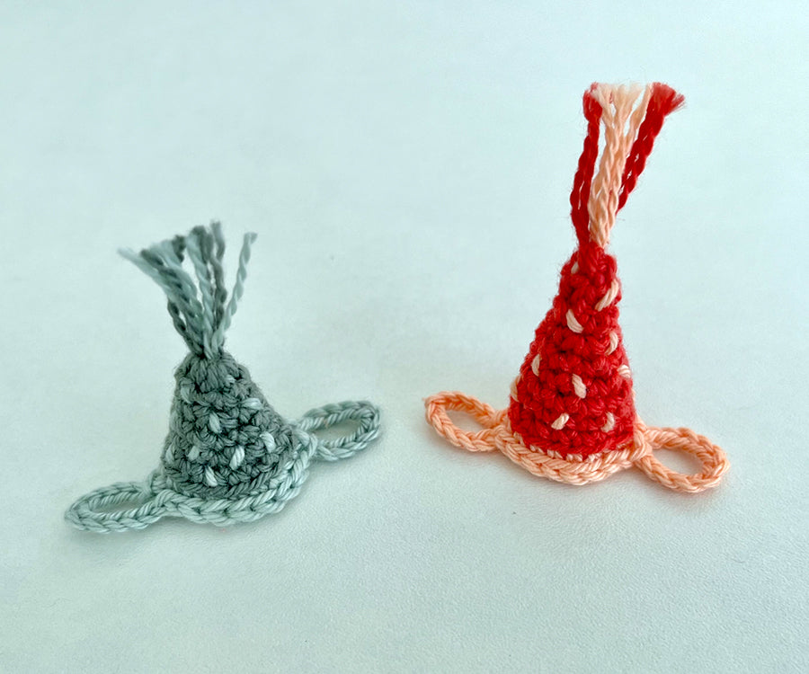 Miniatyr – Virkade partyhattar till mamma / pappa, storasyster / storebror mus, 2-pack hattar