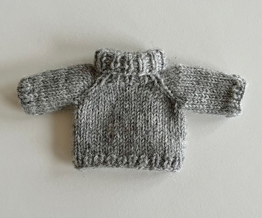 Miniatyr – Stickad tröja i merinoull till pappa/mamma mus