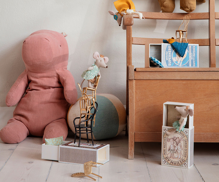 Maileg – Stolar i guld, guldstolar 2 st (slutsåld kollektion)