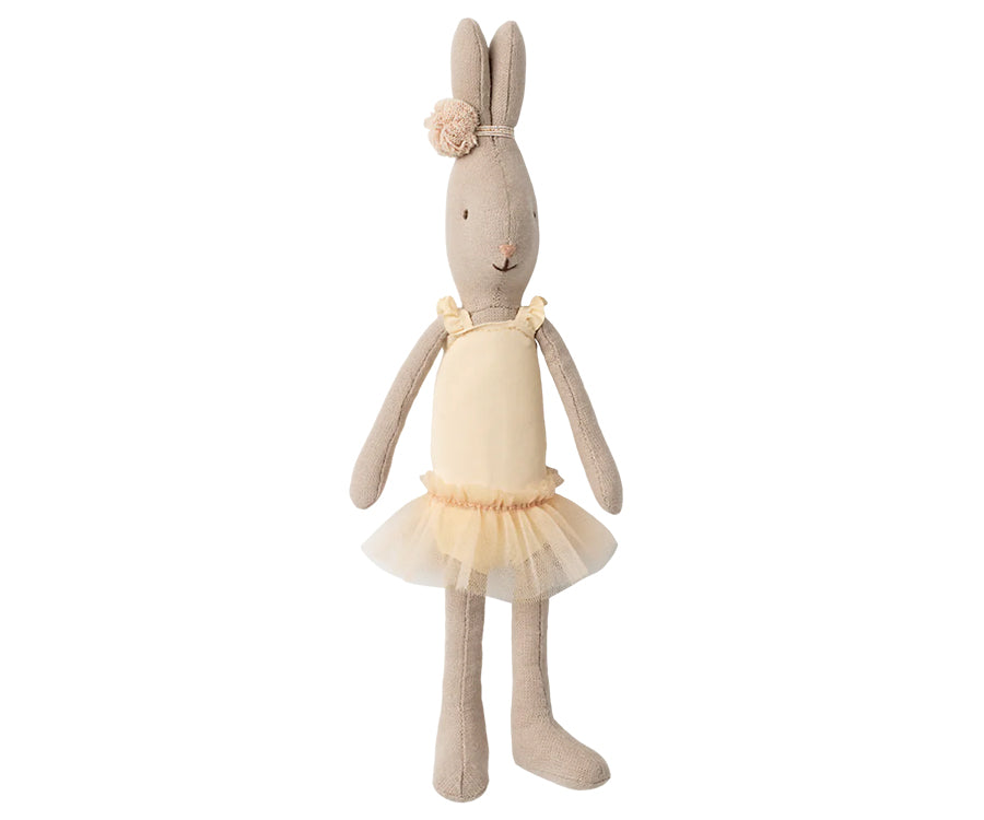 Maileg – Ballerina kläder i storlek 1 till kanin, klänning vit / cream i tyll, hårband och ballerinaklänning, FÖRBESTÄLLNING