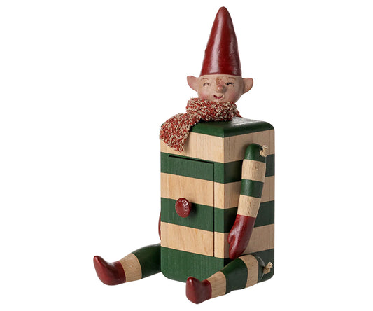Maileg – Tomte med låda i grönt, prydnad elf till jul, FÖRBESTÄLLNING