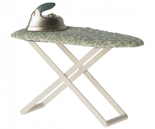 Maileg – Ironing board and iron for mice, decor for mice