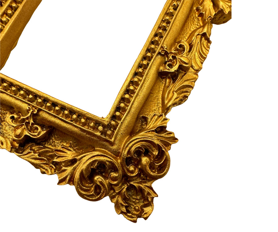 Miniatyr – Större tavelram rektangulär i guld till dockhus, ram till tavla