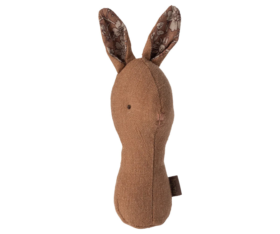 Maileg – Lullaby friends, greppvänlig brun kanin, skallra bunny choklad med blommor