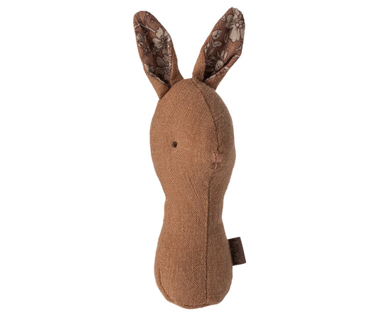 Maileg – Lullaby friends, greppvänlig brun kanin, skallra bunny choklad med blommor