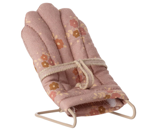 Maileg – Babysitter My, rosa med blommor för möss och kaniner storlek my, FÖRBESTÄLLNING