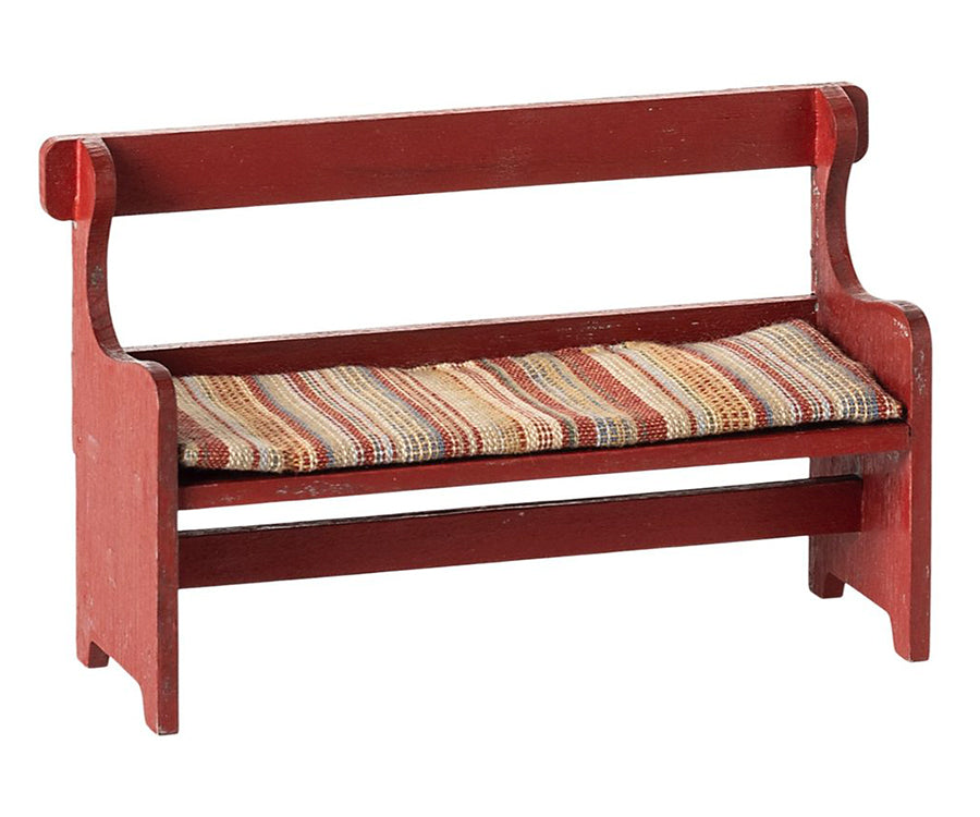 Maileg – Bänk till möss, miniatyr röd vintage träbänk med kudde till mus