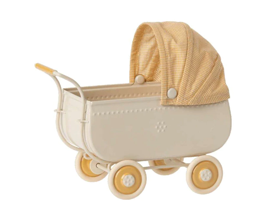 Maileg – Barnvagn micro, gul vagn med vintagelook för möss, kaniner och teddy
