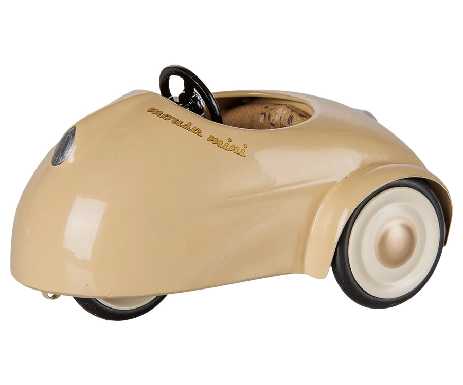 Maileg – Bil i färg ljusbeige för möss, mouse mini car med blommig sits för mus