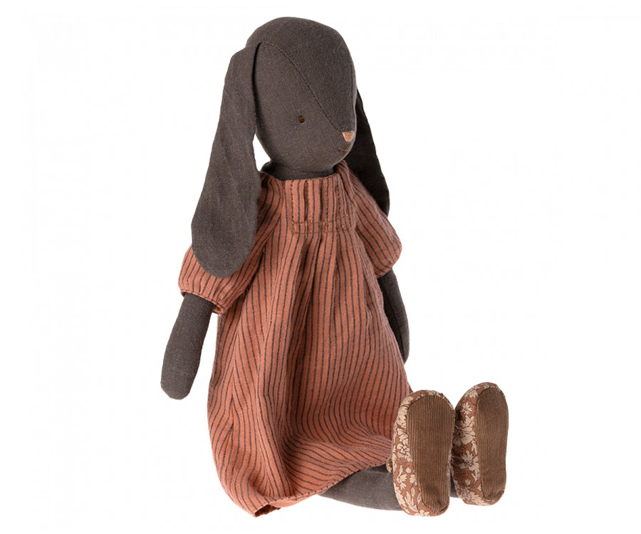 Maileg – Kanin med långa örn, flicka med klänning, bunny size 3