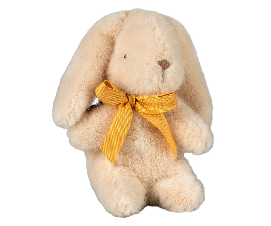 Maileg – Liten kanin ljus cream i plysch, bunny mini med gul rosett
