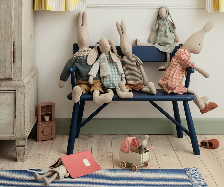Maileg – Kanin pojke, med stickad randig tröja och byxor, bunny size 5