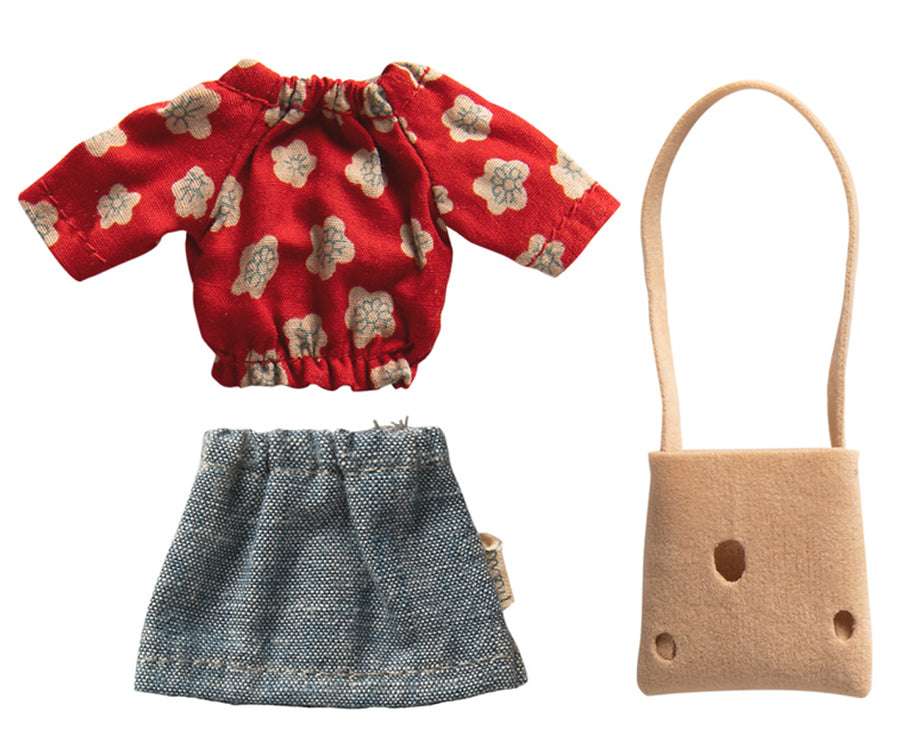 Maileg – Kläder till mamma mus, blus med jeanskjol och ostväska