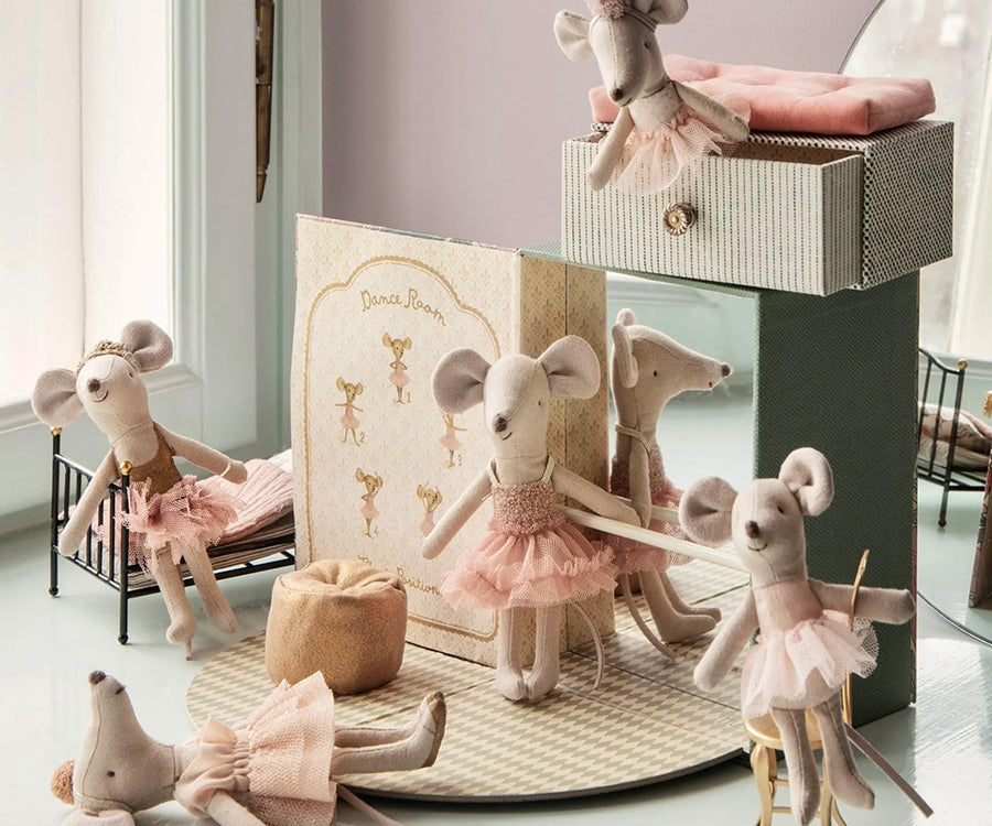 Maileg – Storasyster ballerina mus, dansmus Mira Belle i kartong (slutsåld kollektion)