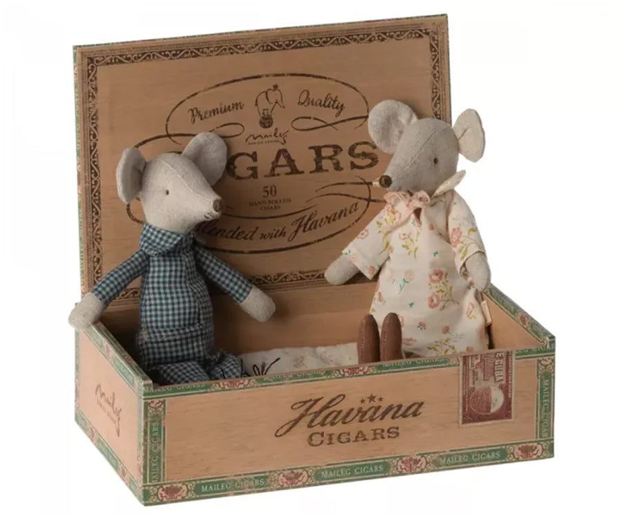 Maileg – Mormor och morfar mus i cigarrask, möss i cigarrlåda