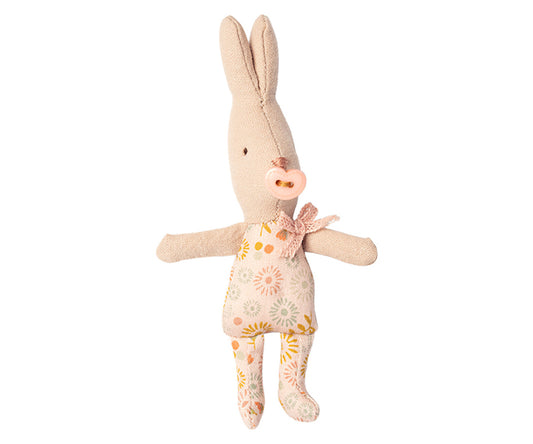 Maileg – Kanin baby flicka My, Kaninflicka blommiga kläder med napp (slutsåld kollektion)