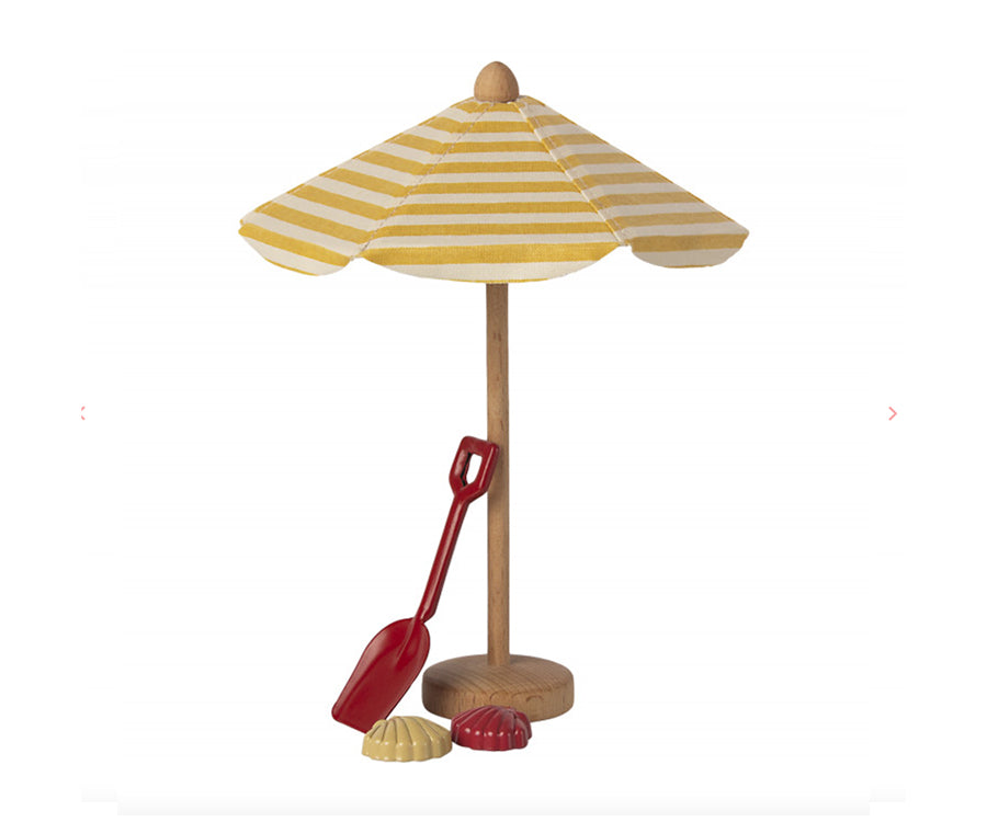 Maileg – Strandparasoll i trä, parasoll miniatyr med vita och gula ränder