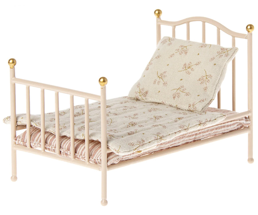 Maileg – Liten rosa säng vintage med madrass, kudde, täcke