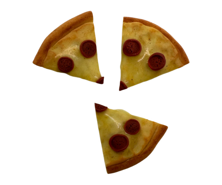 Miniatyr – Pizzaslice, miniatyrmat pizza i bitar för dockhus, 3 st