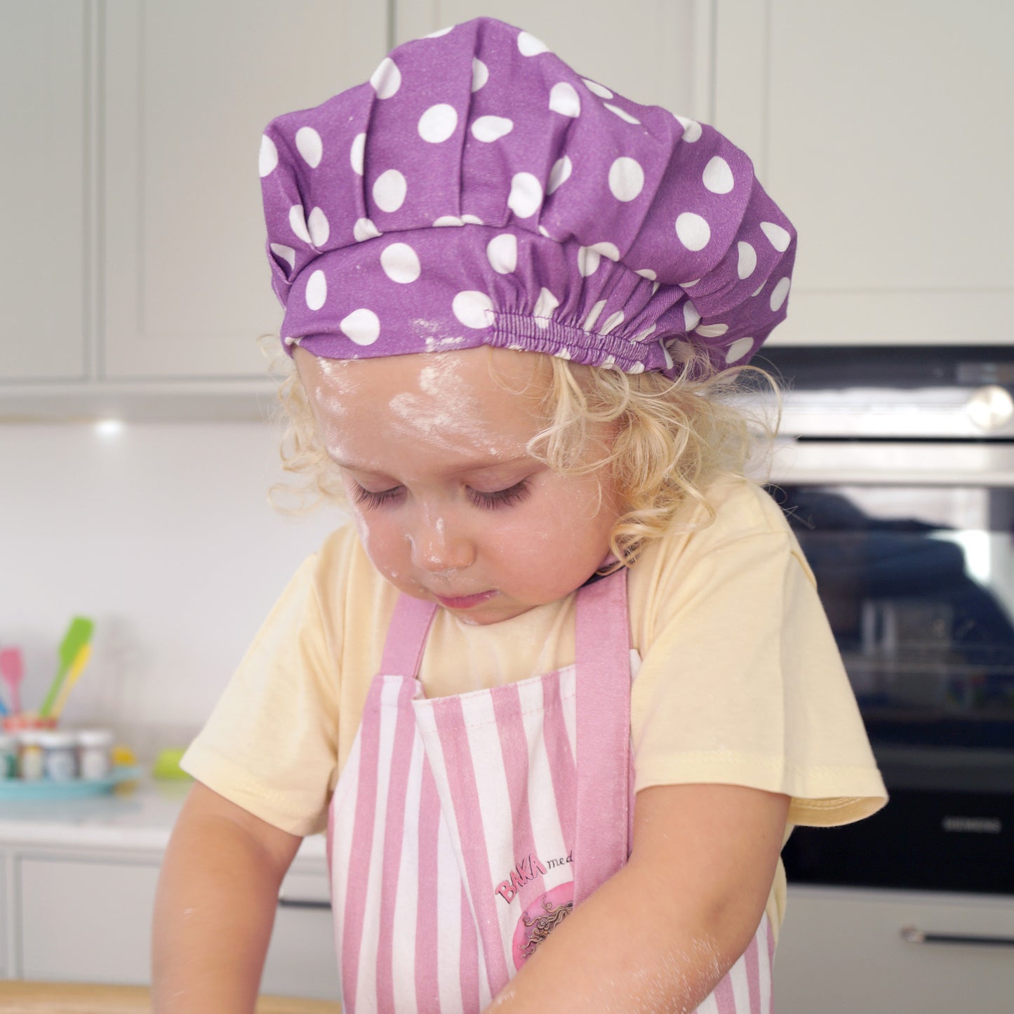 Bake with Alma – Baker's hat purple with white dots