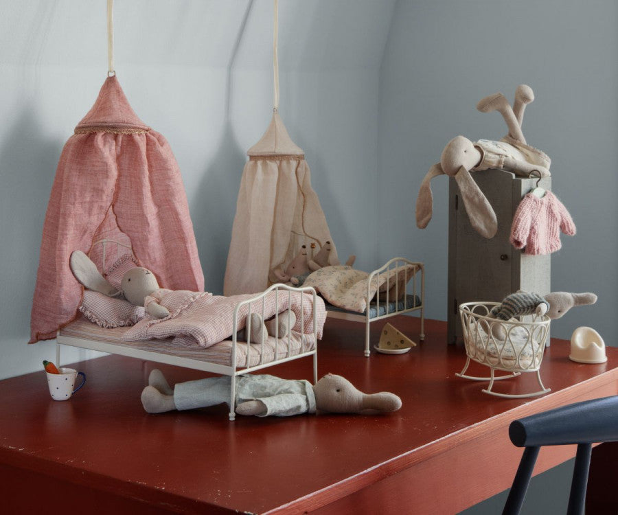 Maileg – Bed canopy cream colored miniature