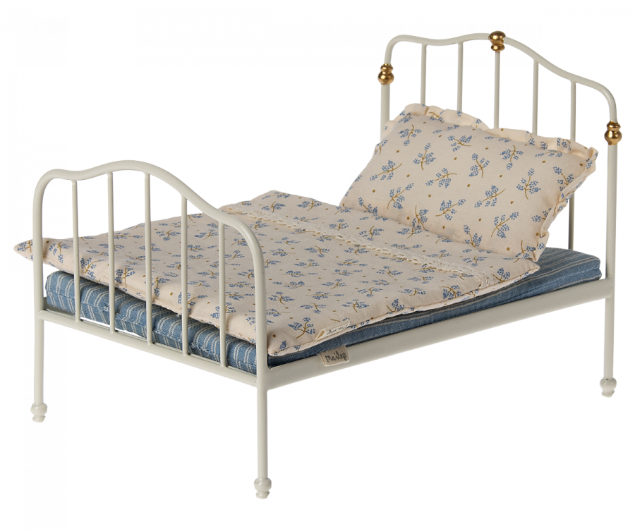 Maileg – Vit säng med madrass, kudde och täcke